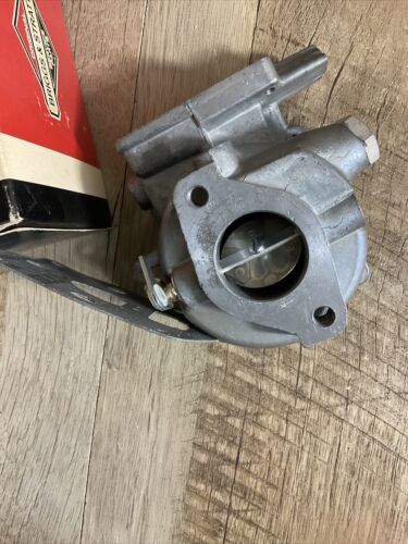 NOS OEM Briggs & Stratton Part No 397270 Carburetor Lower Body Carb New (6922795057335)